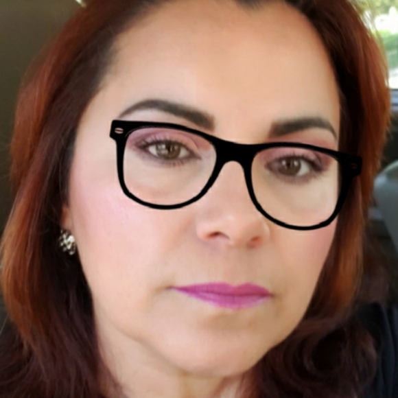 Meet your Posher, Cristina - Picture 3 of 4